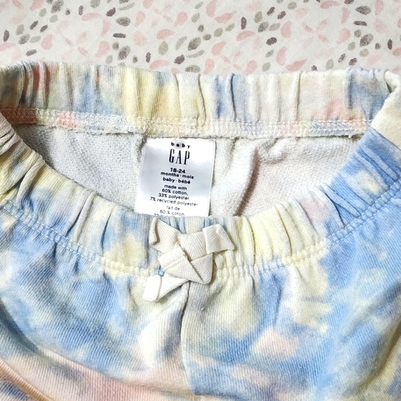 Gap Baby Girl Toddler Ruffle Long Sleeve Sweater and Pants 2PC set - Picture 6 of 6